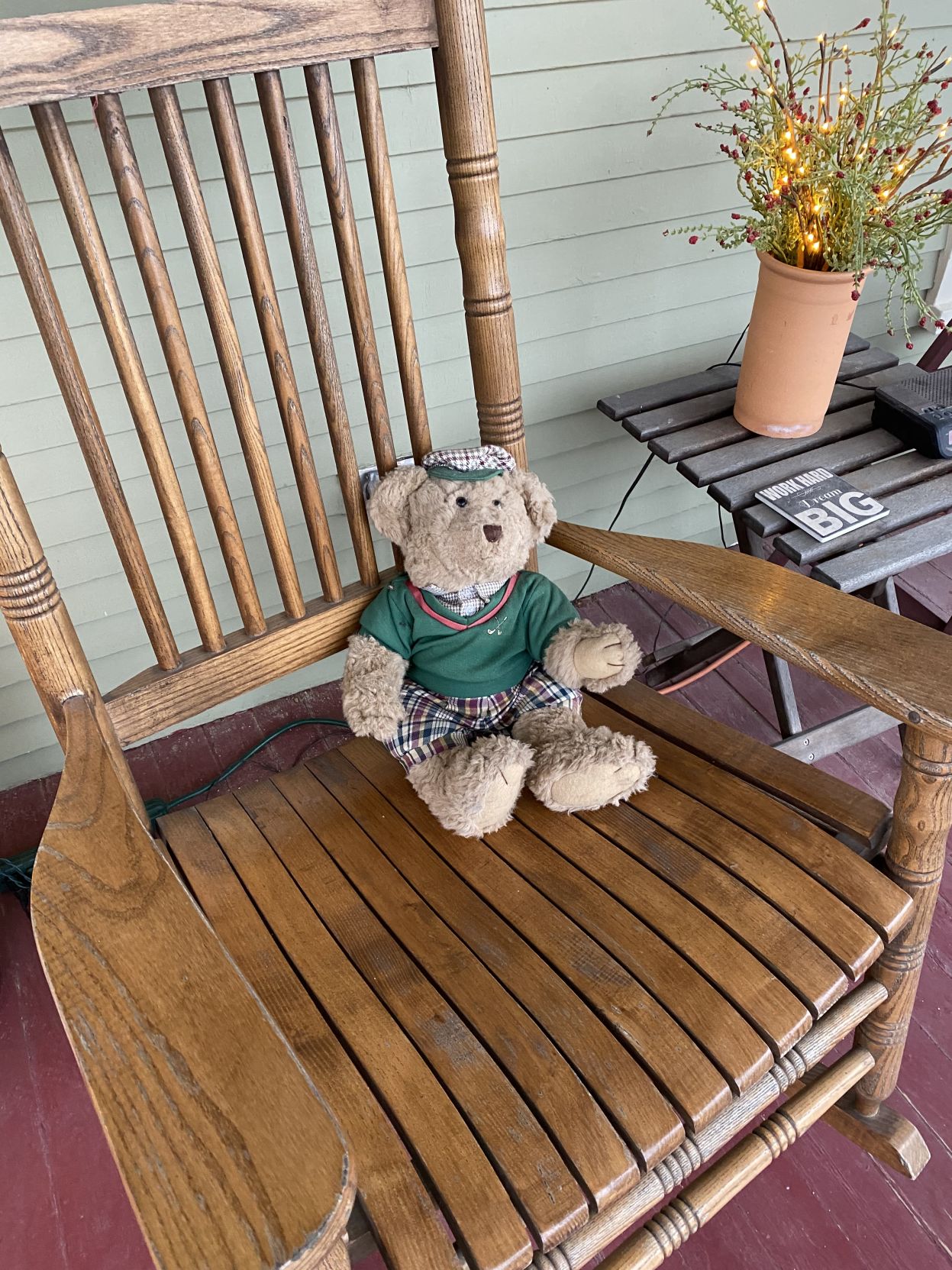 Golfing Bear